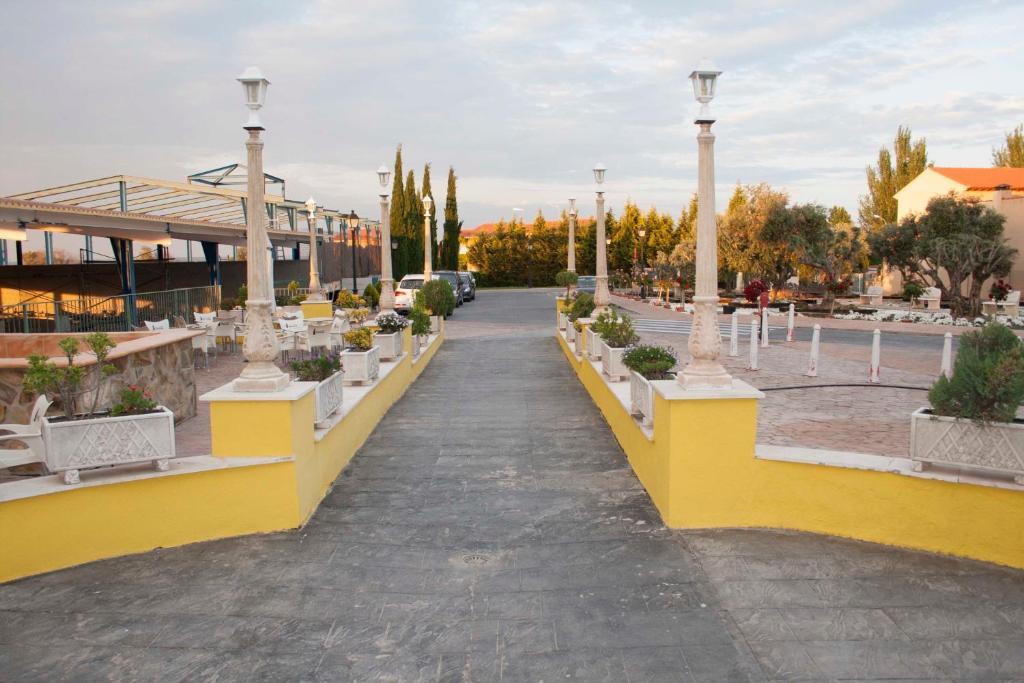 Las Olivas- Borox Aparthotel Seseña Nuevo Buitenkant foto